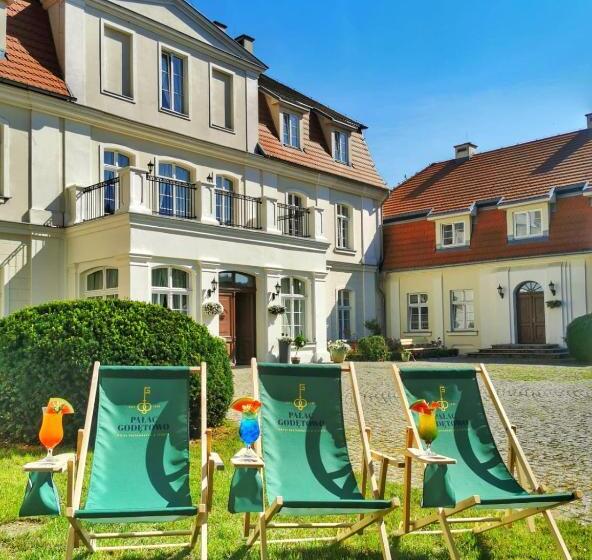 צימר Pałac Godętowo