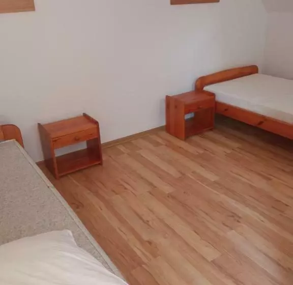 ホテル Agroturystyka Pod Baranią Gorą