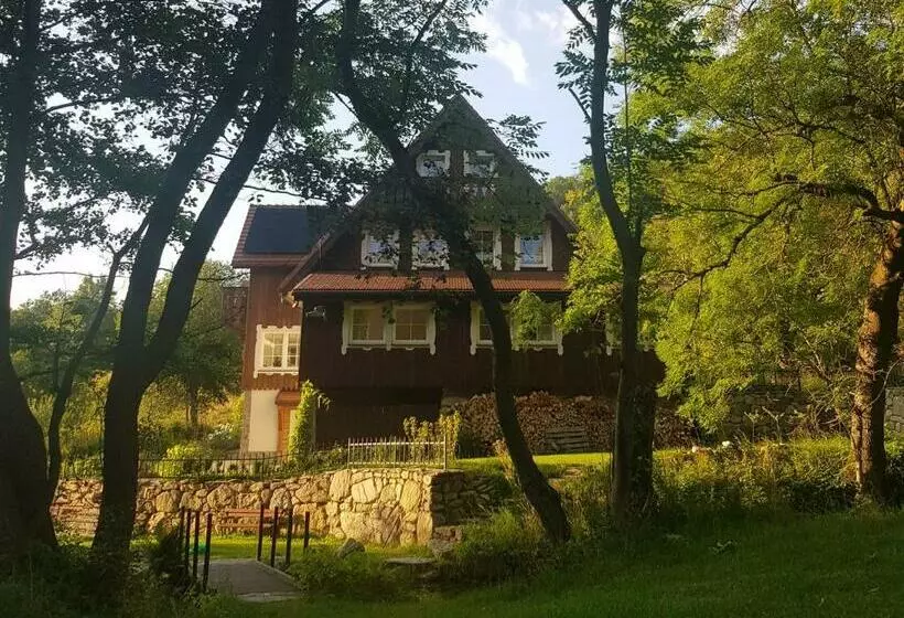 ホテル Dom Jesionów