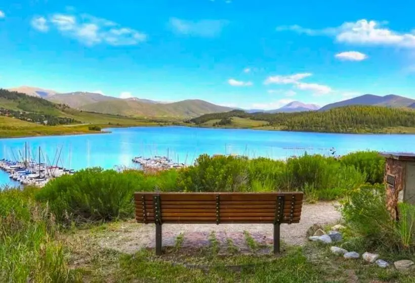 ホテル Lodge At Lake Dillon Retreat