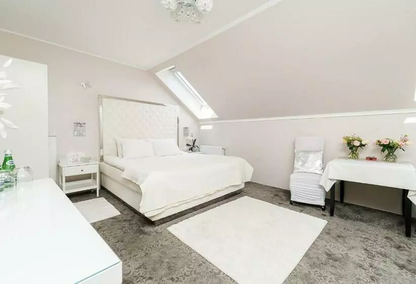 ホテル Palac Dabrowka