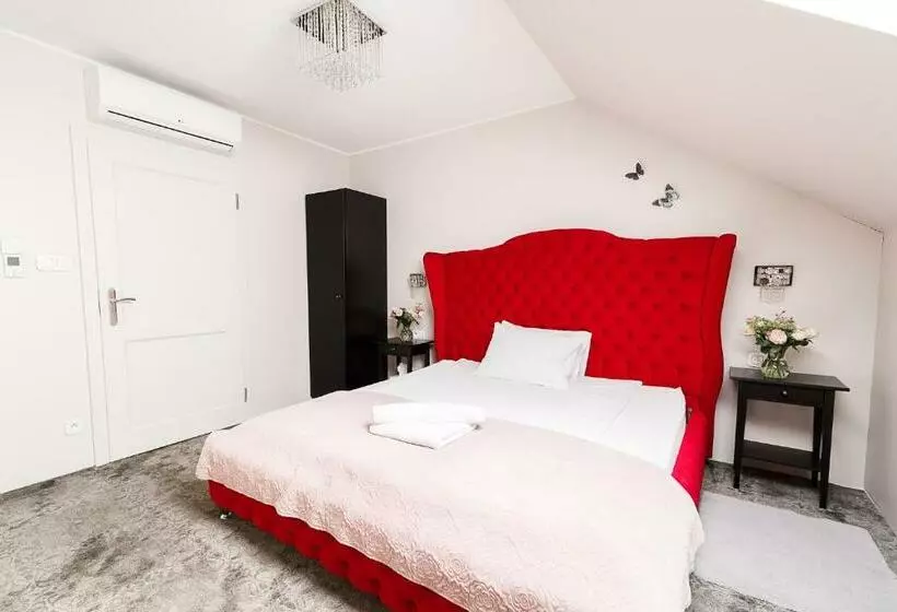 ホテル Palac Dabrowka