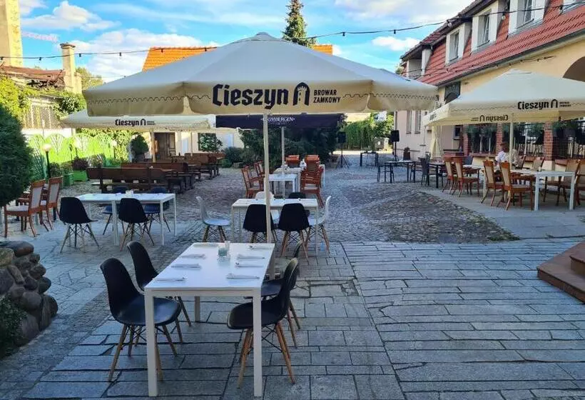 Hotelli Zajazd Kultury, Dawniej Pocztowy