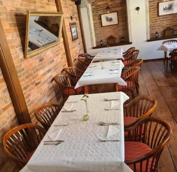 Hotelli Zajazd Kultury, Dawniej Pocztowy