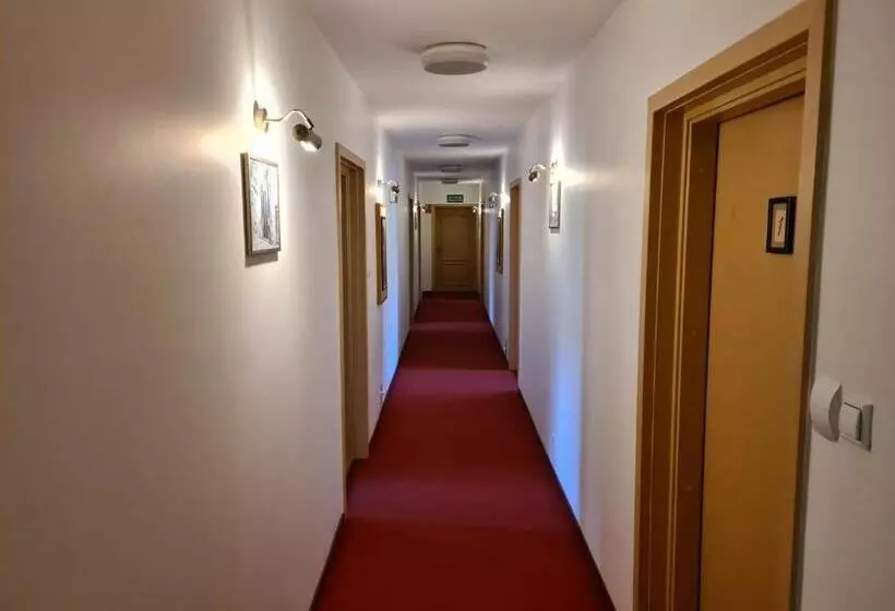 Hotelli Zajazd Kultury, Dawniej Pocztowy