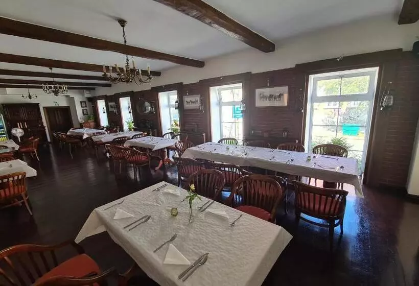 Hotelli Zajazd Kultury, Dawniej Pocztowy