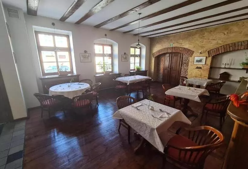 Hotelli Zajazd Kultury, Dawniej Pocztowy