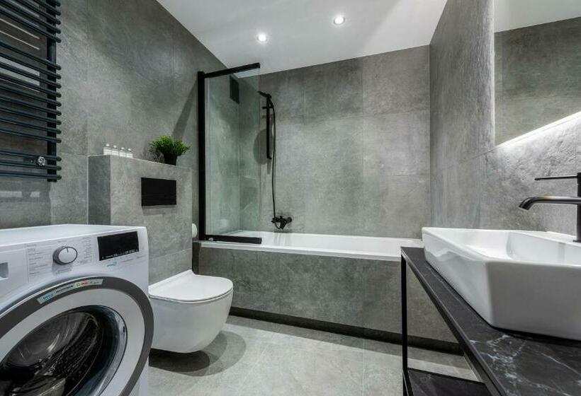 Inpoint Apartments G15 Near Old Town & Kazimierz District & Parking Option