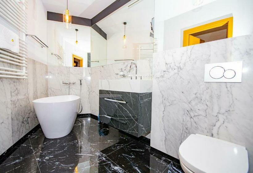 Inpoint Apartments G15 Near Old Town & Kazimierz District & Parking Option