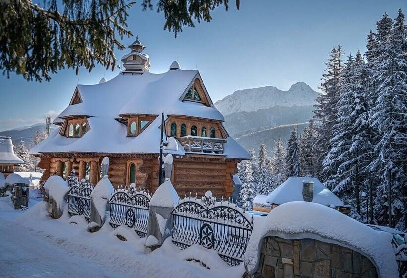 پانسیون Rich Witch Villa&spa