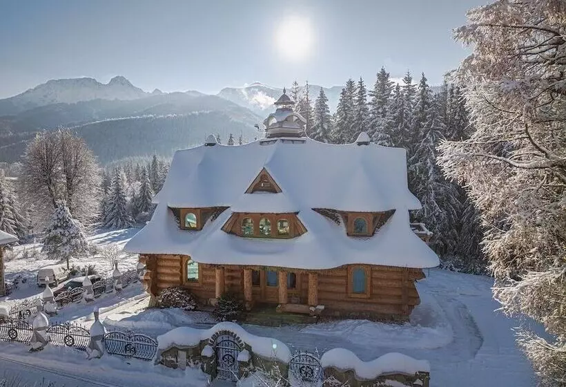 Majatalo Rich Witch Villa&spa