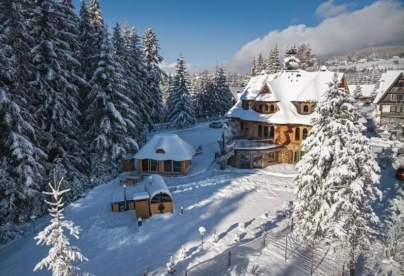 Majatalo Rich Witch Villa&spa