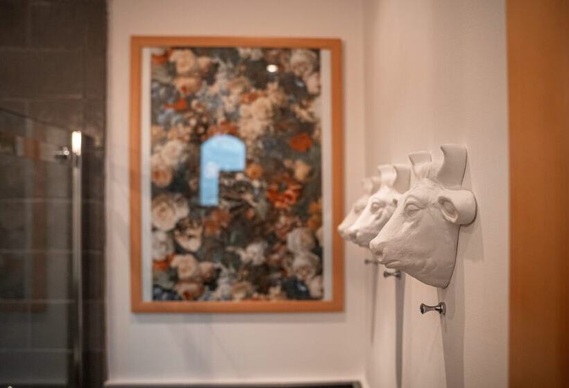 پانسیون Rich Witch Villa&spa