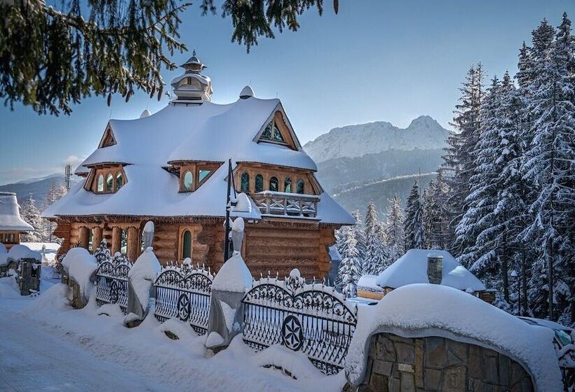 پانسیون Rich Witch Villa&spa