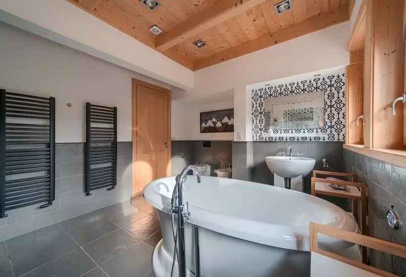 Majatalo Rich Witch Villa&spa