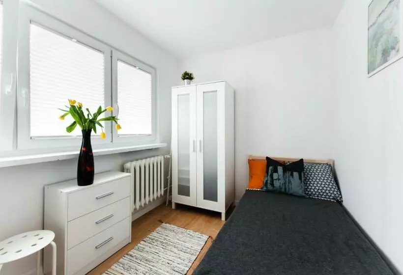 پانسیون Room, Kochanowskiego 32