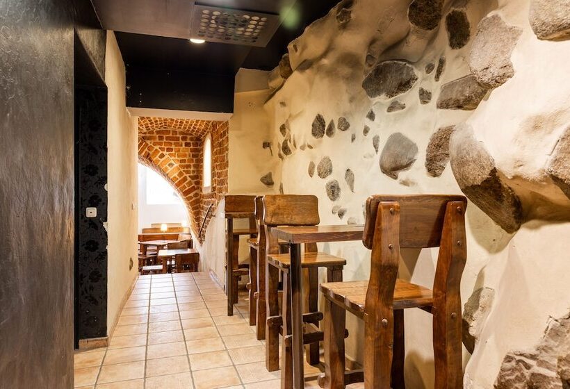 Shick Hostel & Apartments