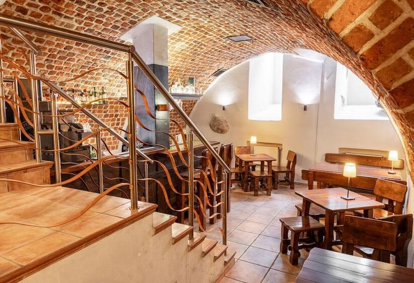 Shick Hostel & Apartments