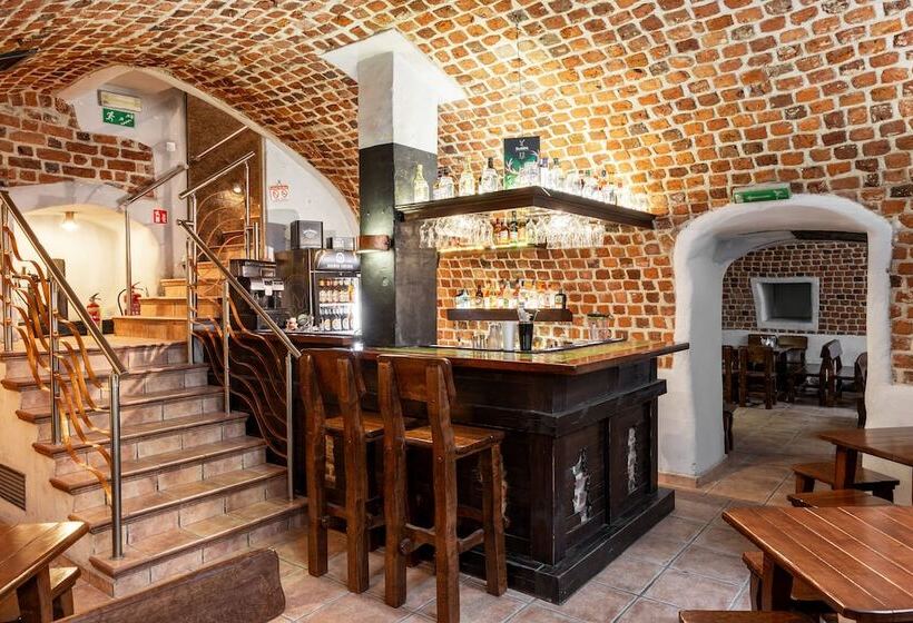 Shick Hostel & Apartments