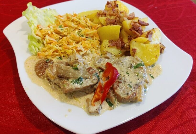 Shick Hostel & Apartments