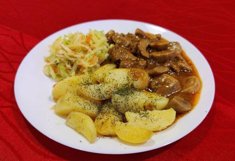 Shick Hostel & Apartments