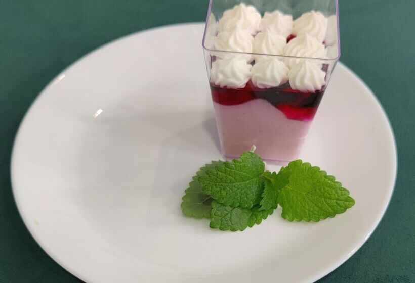 Shick Hostel & Apartments