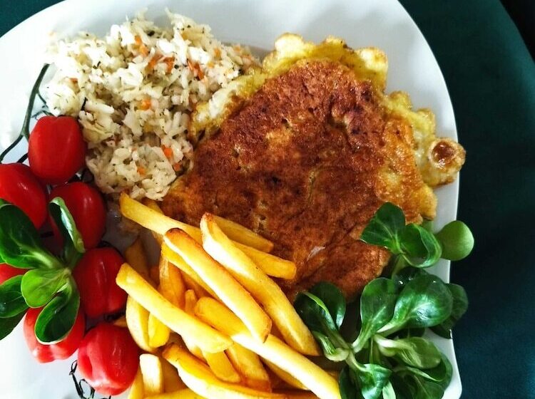 Shick Hostel & Apartments