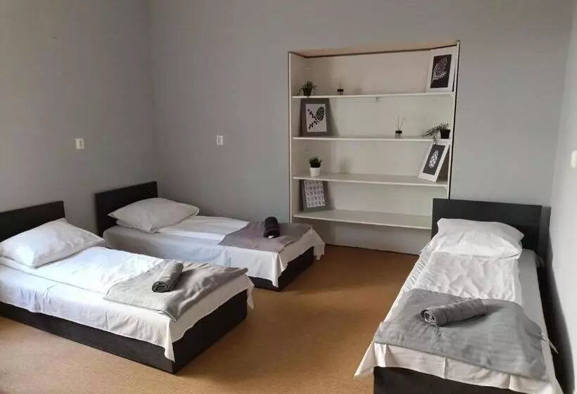 Retkeilymaja Pokoje Pod świerkiem