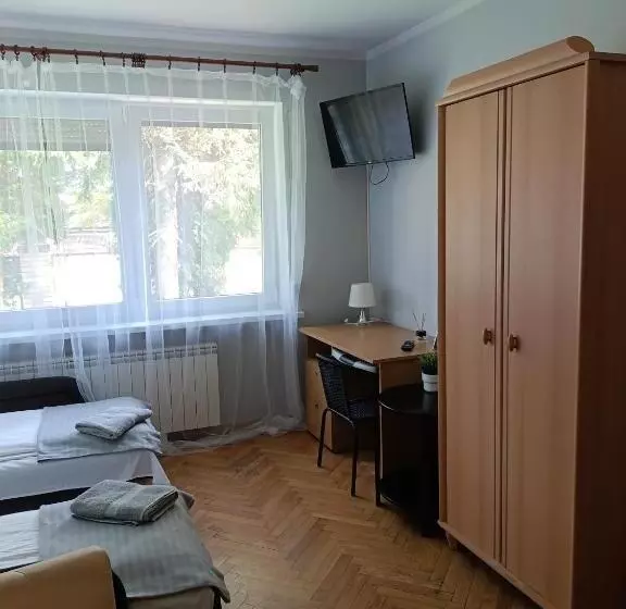 Retkeilymaja Pokoje Pod świerkiem