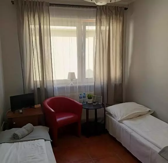 Retkeilymaja Pokoje Pod świerkiem