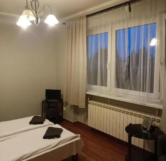 Retkeilymaja Pokoje Pod świerkiem