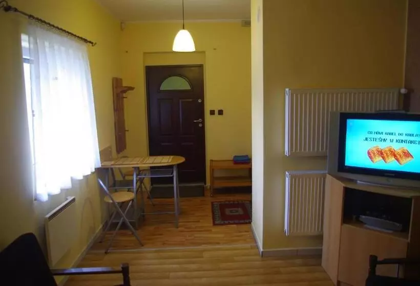 Retkeilymaja Zajazd Biały Dom