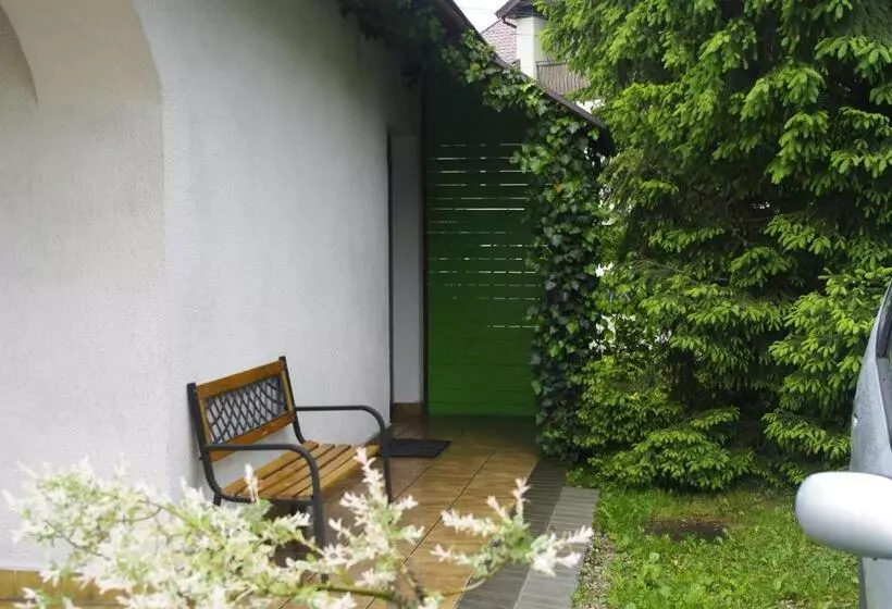 Retkeilymaja Zajazd Biały Dom