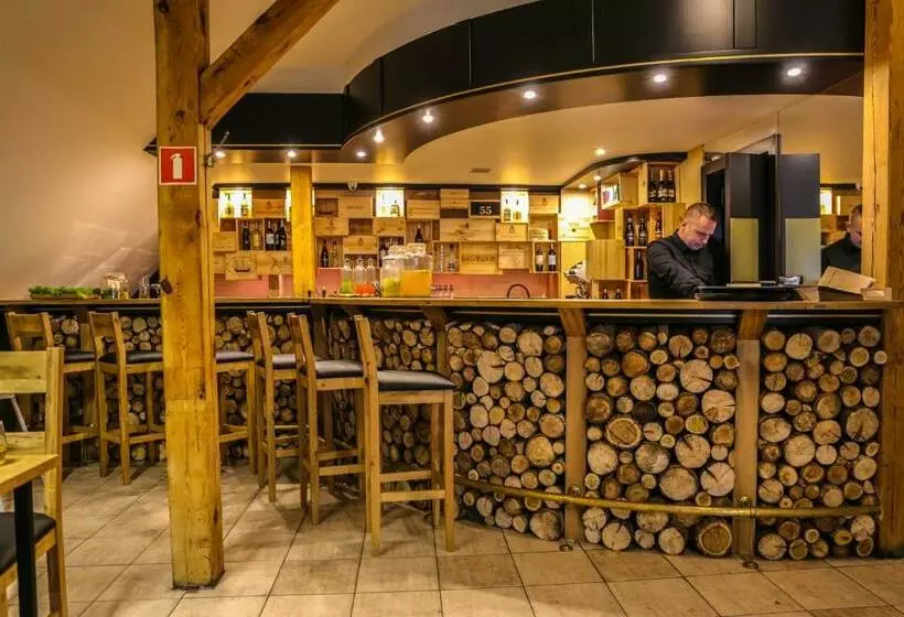 Aamiaismajoitus (B&B) Stolarnia