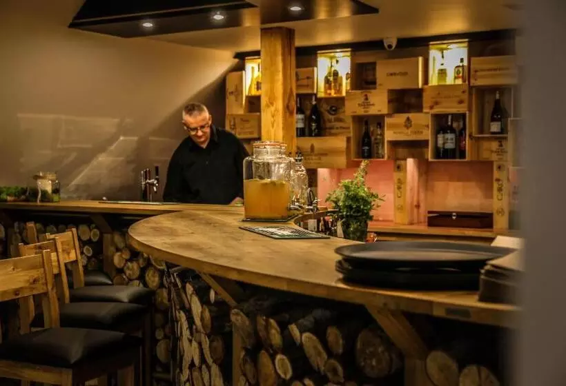 Aamiaismajoitus (B&B) Stolarnia