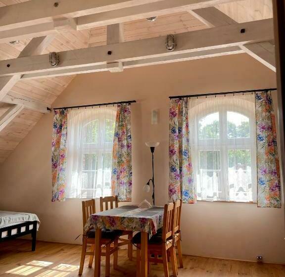 호텔 Czarna Jachta Na Szlaku Legend Pokoje Nad Jeziorem