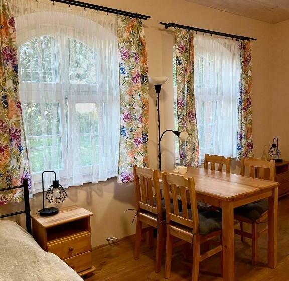 호텔 Czarna Jachta Na Szlaku Legend Pokoje Nad Jeziorem