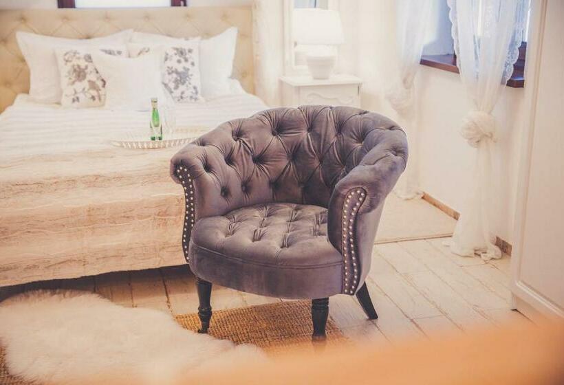 Hotel Dom Dla Dwojga W Starym Må‚ynie W Brzeåºnicy