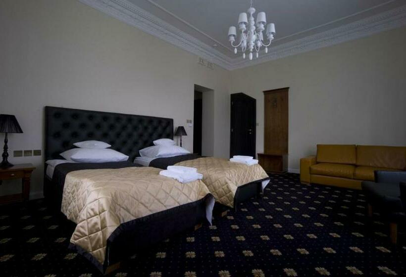 בית מלון כפרי Dwór W Zabużu