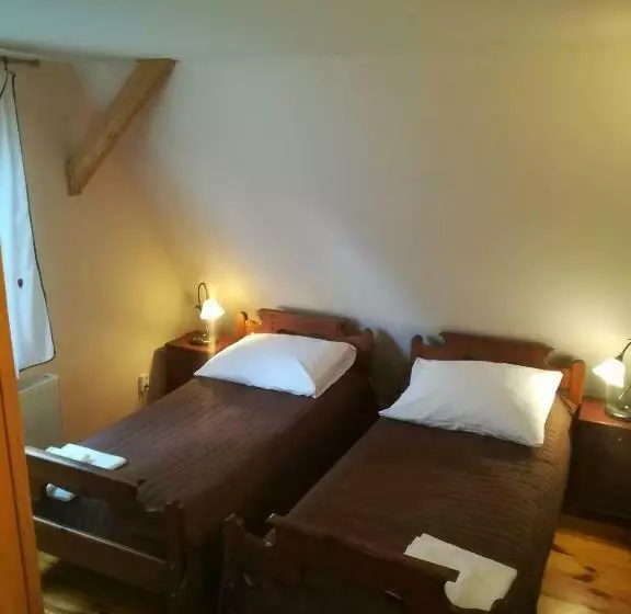 ホテル Dwór W Zabużu