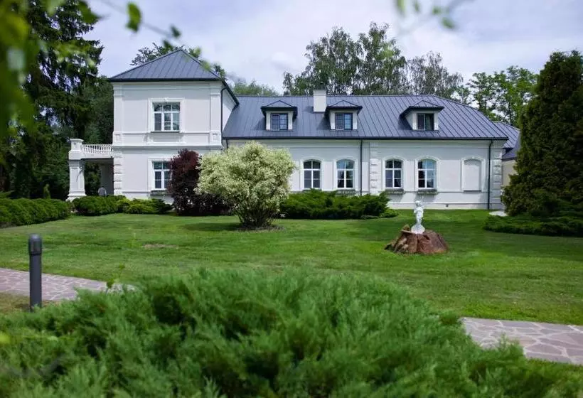 ホテル Dwór W Zabużu