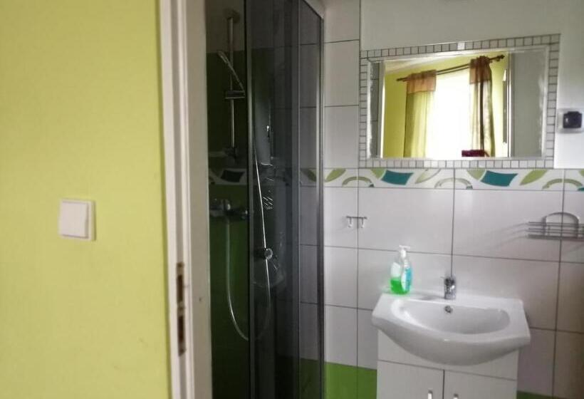 בית מלון כפרי Szałas Muflon Mufflonhütte