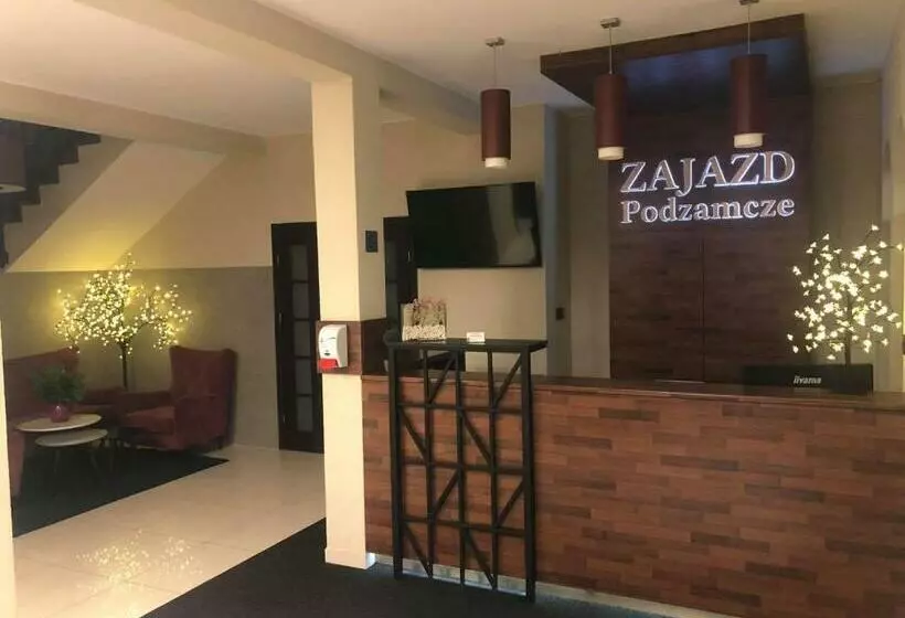 Hotelli Zajazd Podzamcze