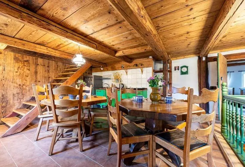 Majatalo Dom Pod Mandragorą, Natural House Ad 1800