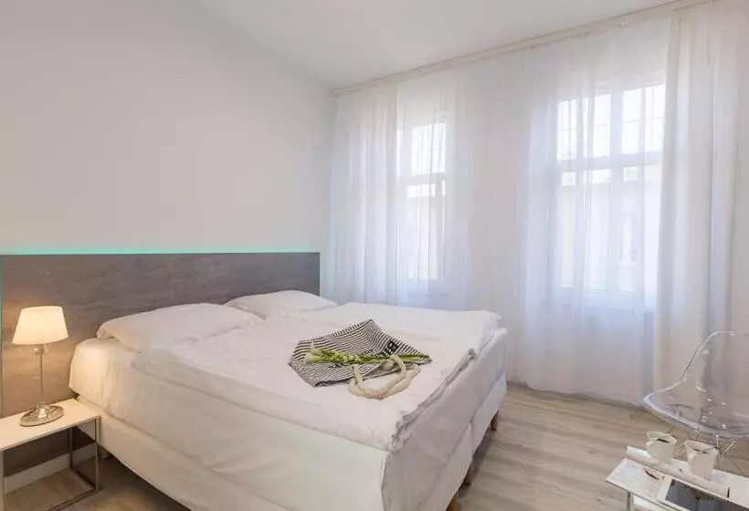 ペンション Villa Rosa   200m Od Morza