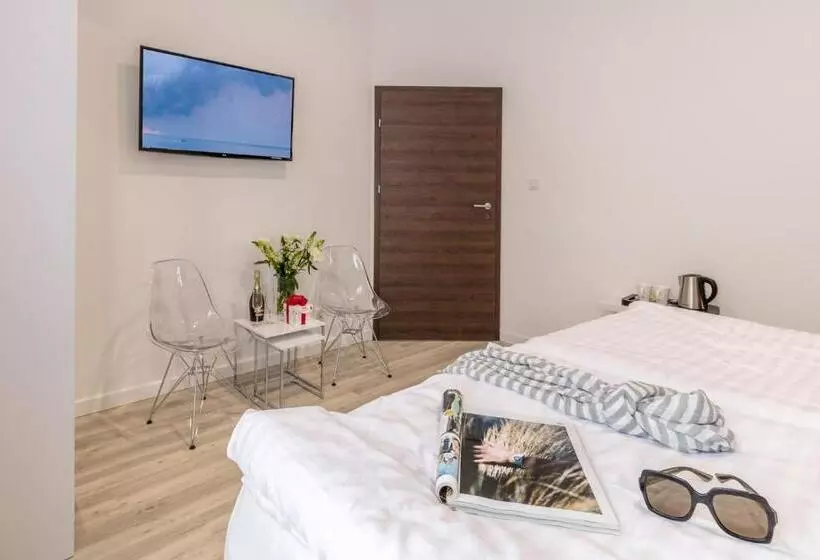 ペンション Villa Rosa   200m Od Morza