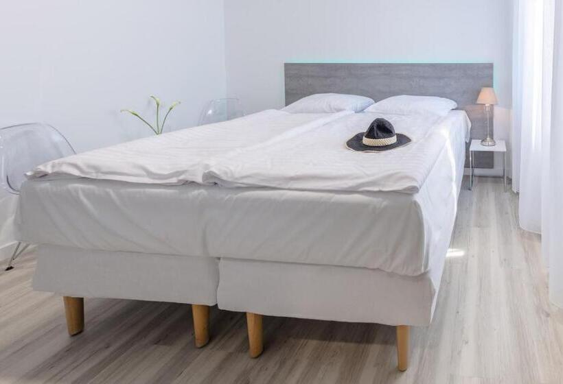 פנסיון Villa Rosa 200m Od Morza