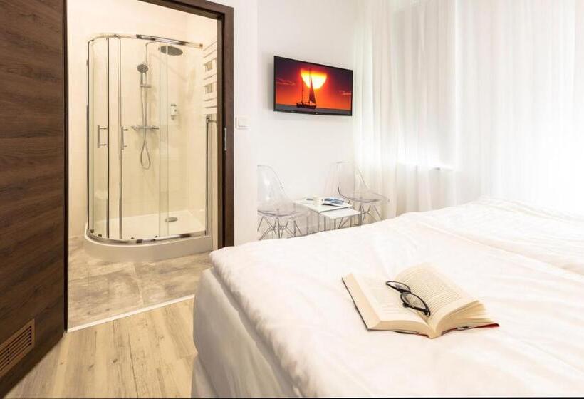 פנסיון Villa Rosa 200m Od Morza