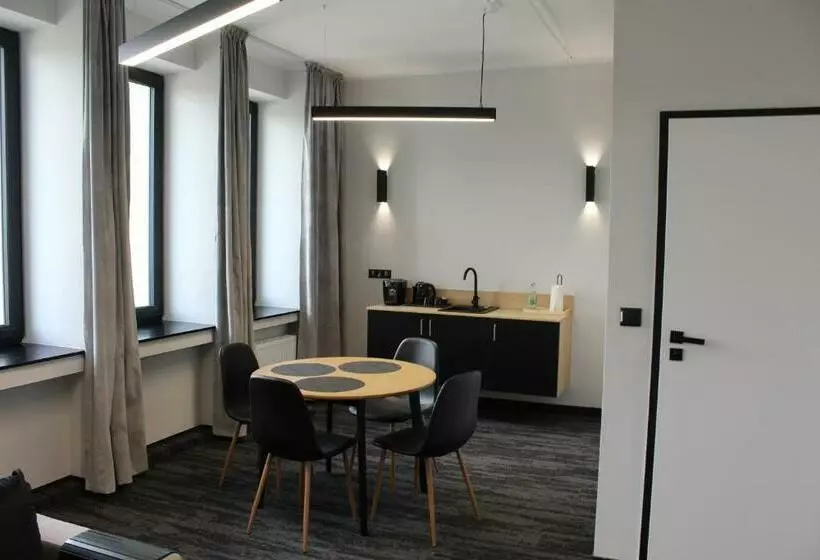 Vanta Business Center