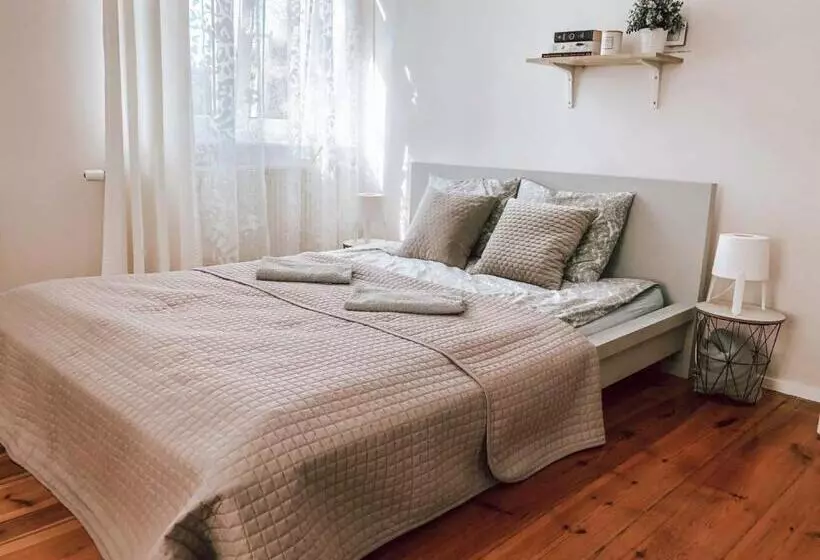ユースホステル Bankowa 8 Guest Rooms